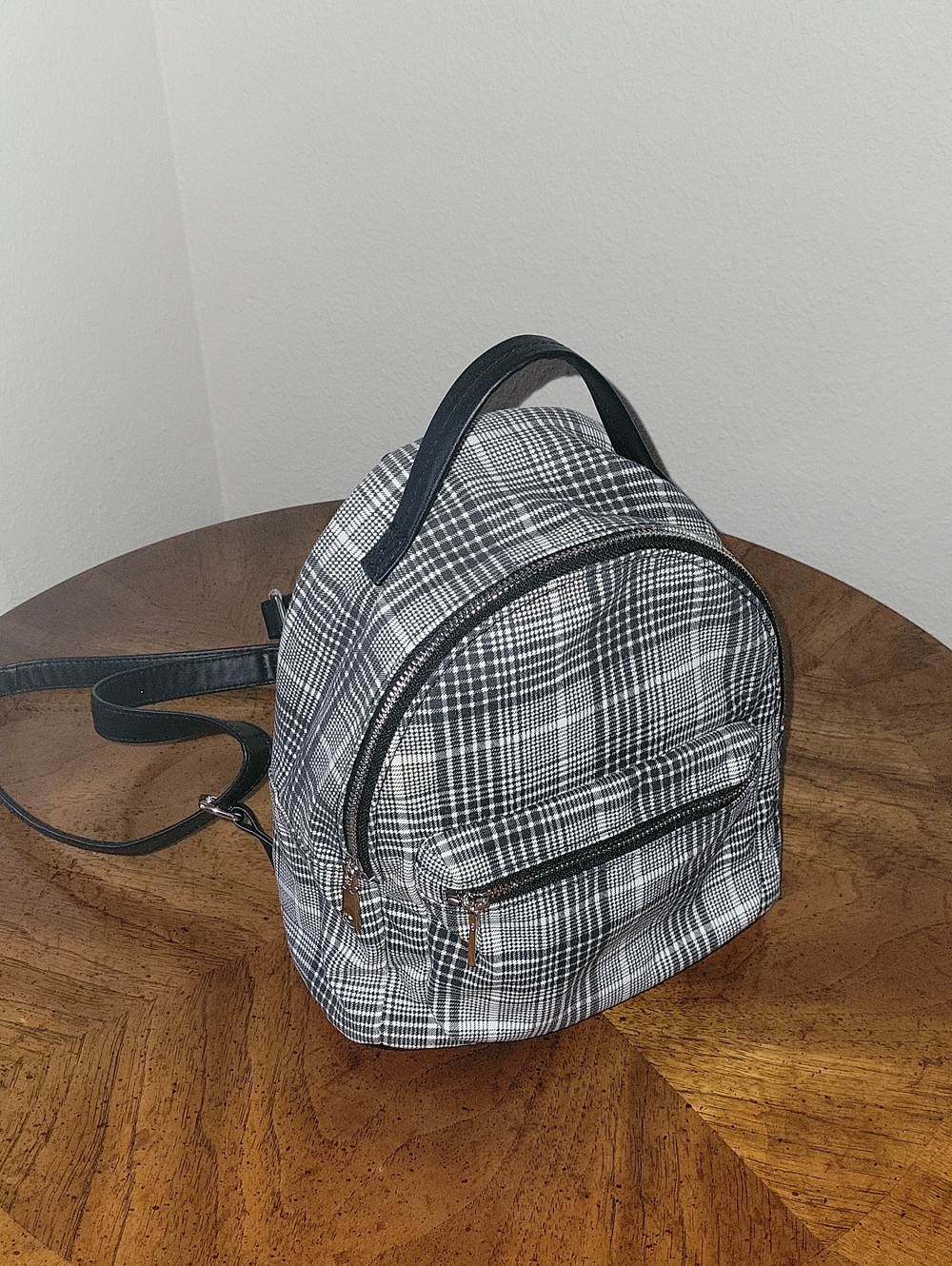 H&M Devided Plaid Mini Backpack,Black/White, EUC